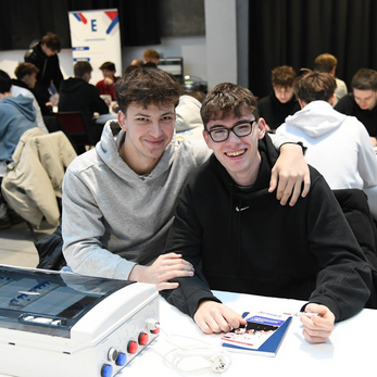 studenti-hk